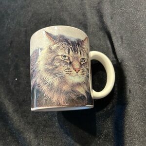 Two cups for cat lovers!